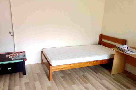 Photo of property in 70 Tiroroa Avenue, Te Atatu South, Auckland, 0610