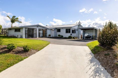 Photo of property in 242 Omokoroa Road, Omokoroa, 3114