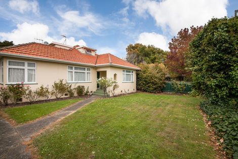 Photo of property in 550 Featherston Street, Roslyn, Palmerston North, 4414