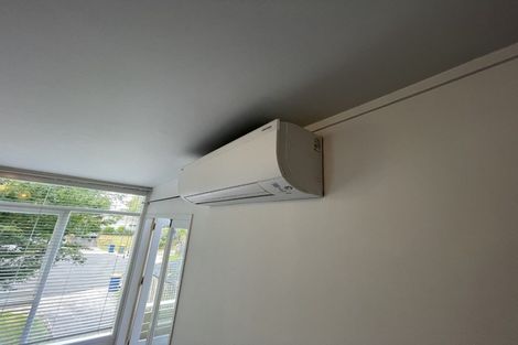 Photo of property in 13 Rickards Place, New Lynn, Auckland, 0600