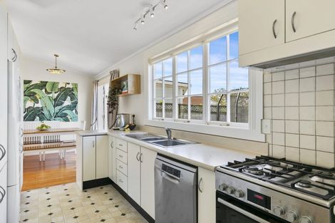 Photo of property in 8 Clifford Road, Johnsonville, Wellington, 6037