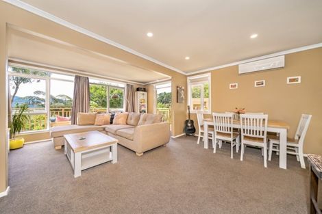 Photo of property in 54 Jocelyn Crescent, Pinehaven, Upper Hutt, 5019