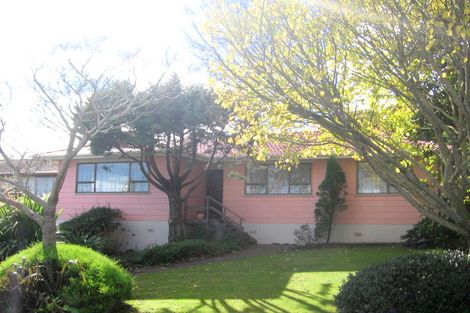 Photo of property in 70 Donovan Avenue, Massey, Auckland, 0614