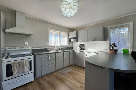 Photo of property in 8 Kerry Place, Papakura, 2110