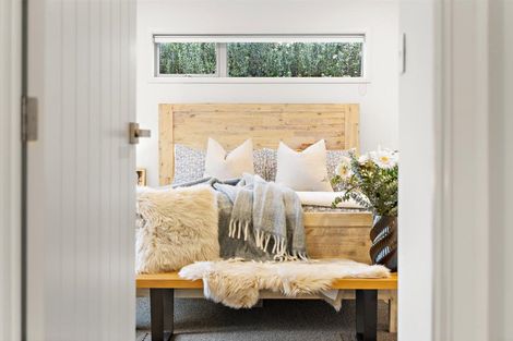 Photo of property in 8 Sir Lincoln Drive, Kumeu, 0810