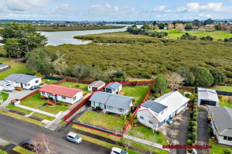 Photo of property in 28 Seaward Place, Wattle Downs, Auckland, 2103