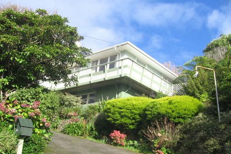 Photo of property in 99 Maungaraki Road, Korokoro, Lower Hutt, 5012