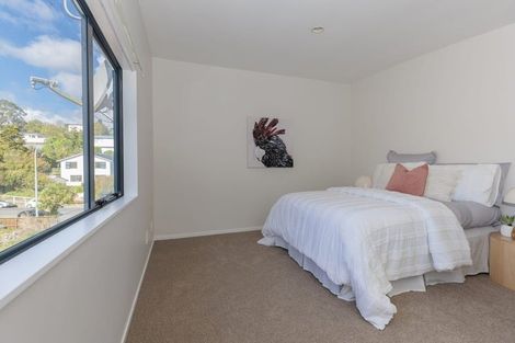 Photo of property in 2a Stella Grove, Newlands, Wellington, 6037