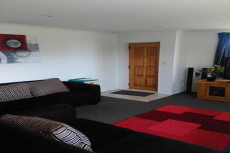 Photo of property in 4 Waldos Way, Mangere, Auckland, 2022