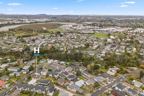 Photo of property in 5 Valron Road, Te Atatu South, Auckland, 0602