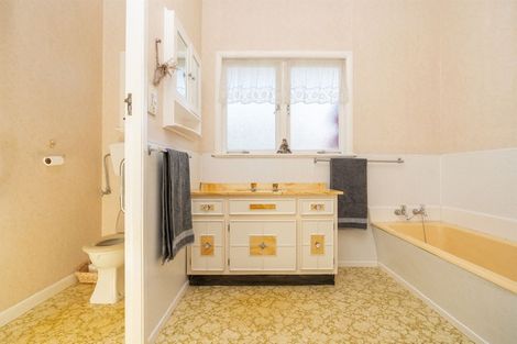 Photo of property in 63 Braid Road, St Andrews, Hamilton, 3200