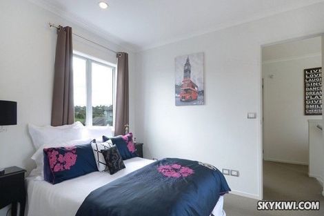 Photo of property in 75a Fields Parade, Oteha, Auckland, 0632