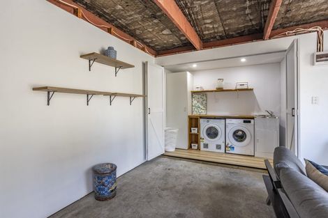 Photo of property in 178a High Street, Oxford, 7430