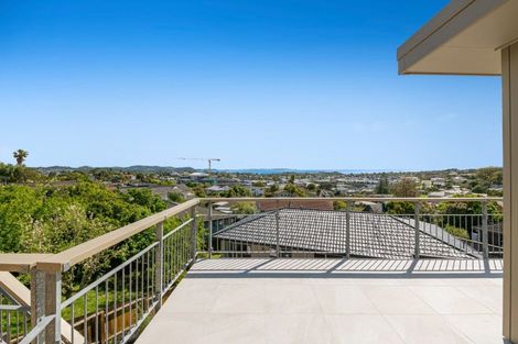 Photo of property in 20 Whangaparaoa Road, Red Beach, 0932