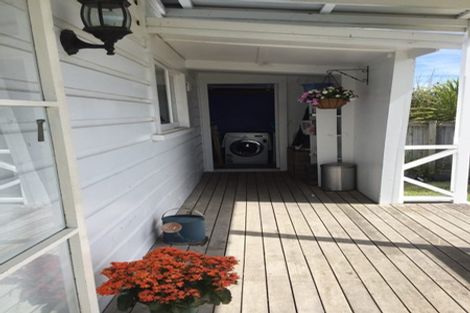 Photo of property in 43 Garfield Road, Helensville, 0800