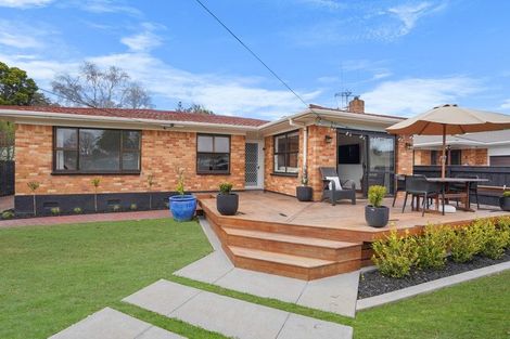 Photo of property in 16 Holloway Place, Forest Lake, Hamilton, 3200