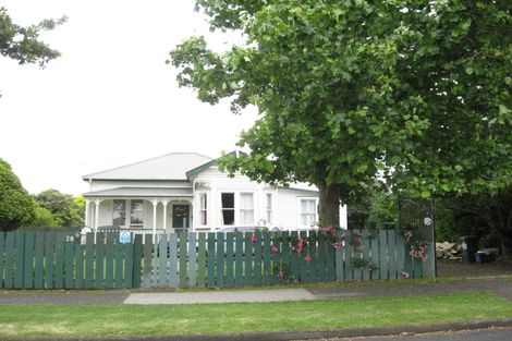Photo of property in 28 Beatty Road, Pukekohe, 2120