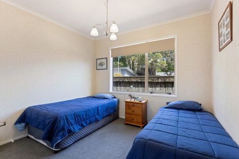 Photo of property in 17 Edgewater Street, Waikanae, 5036