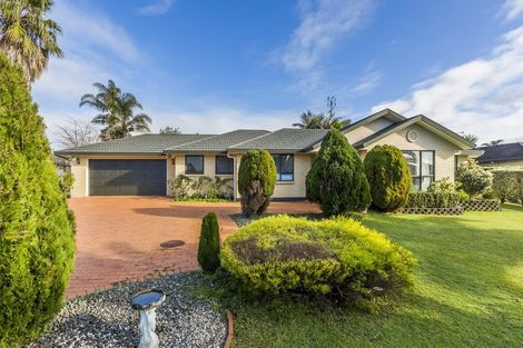 Photo of property in 69 Lothian Brae, Wattle Downs, Auckland, 2103