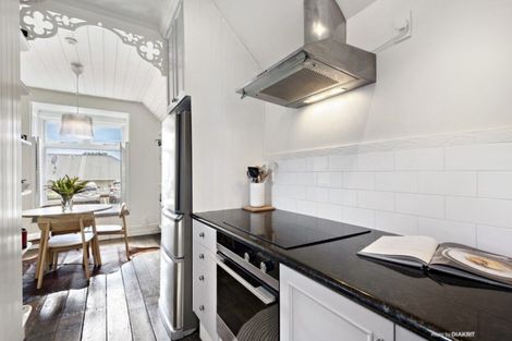 Photo of property in 5 Poplar Grove, Thorndon, Wellington, 6011