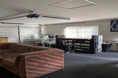 Photo of property in 52 Riverton Drive, Randwick Park, Auckland, 2105