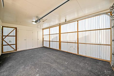 Photo of property in 70 Sturges Road, Henderson, Auckland, 0612