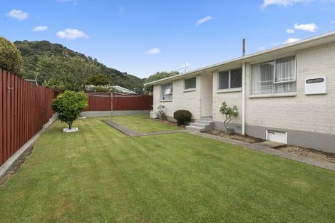 Photo of property in 23 Denver Grove, Totara Park, Upper Hutt, 5018