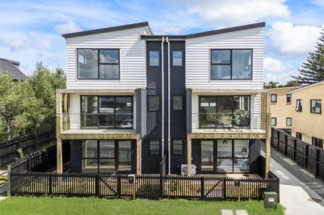 Photo of property in 2/38 Kervil Avenue, Te Atatu Peninsula, Auckland, 0610