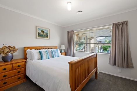 Photo of property in 51 Lakeside Drive, Orewa, 0931