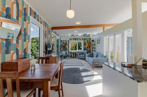 Photo of property in 8 Christina Grove, Normandale, Lower Hutt, 5010