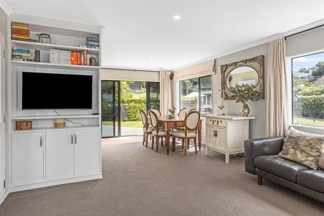 Photo of property in 12 Bowman Place, Whitby, Porirua, 5024
