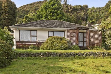 Photo of property in 33 Mckillop Street, Wainuiomata, Lower Hutt, 5014