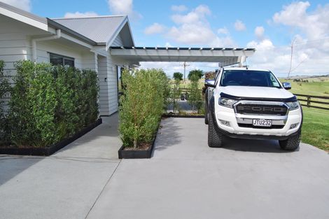 Photo of property in 9 Mountain Road, Kaiwaka, 0587