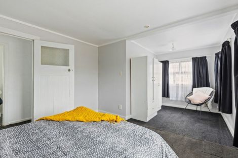 Photo of property in 69 Domett Street, Waitara, 4320