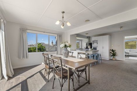 Photo of property in 94 Omata Road, Marfell, New Plymouth, 4310