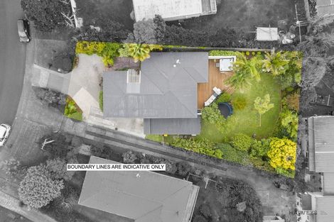 Photo of property in 12 Deane Avenue, Titirangi, Auckland, 0604