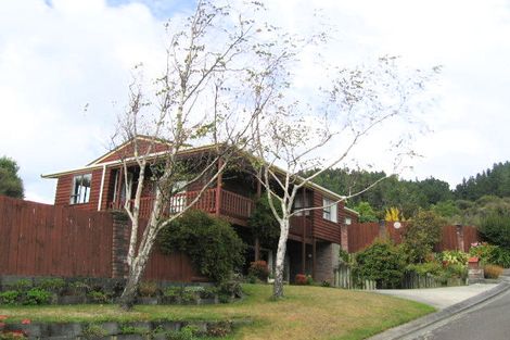 Photo of property in 15 Pioneer Grove, Silverstream, Upper Hutt, 5019