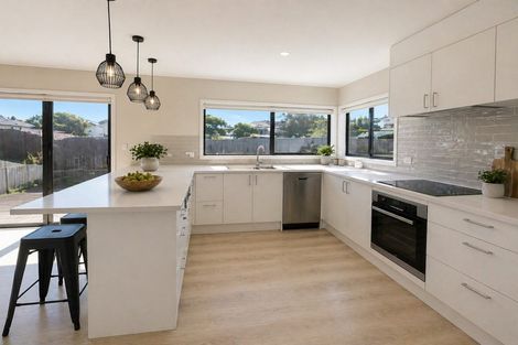 Photo of property in 35 Jandell Crescent, Bucklands Beach, Auckland, 2014
