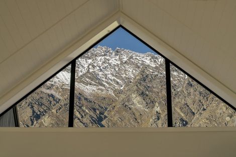 Photo of property in 1 Chimney Lane, Jacks Point, Queenstown, 9371