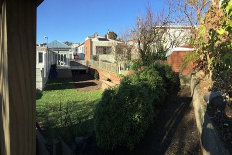 Photo of property in 20 Todman Street, Brooklyn, Wellington, 6021