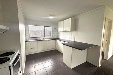 Photo of property in 2/21 Solveig Place, Randwick Park, Auckland, 2105