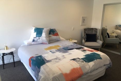 Photo of property in 17 Highlands Close, Queenstown, 9300