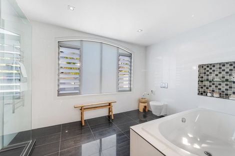 Photo of property in 5a Bucklands Beach Road, Bucklands Beach, Auckland, 2012