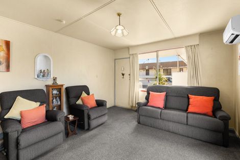 Photo of property in 2/208 Wolseley Street, Mayfair, Hastings, 4122