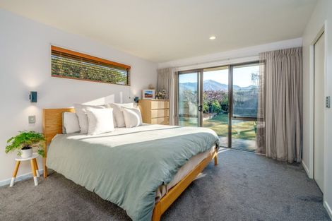 Photo of property in 48 Rob Roy Lane, Wanaka, 9305