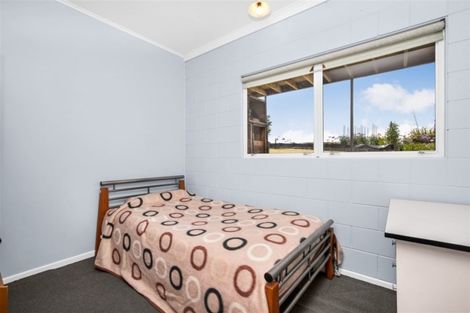 Photo of property in 25 Realm Place, Massey, Auckland, 0614