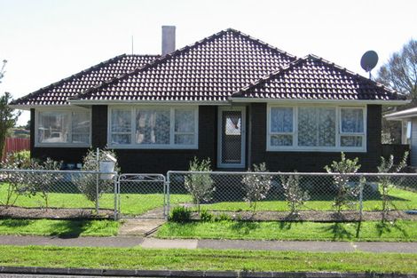 Photo of property in 110 Edgewater Drive, Pakuranga, Auckland, 2010