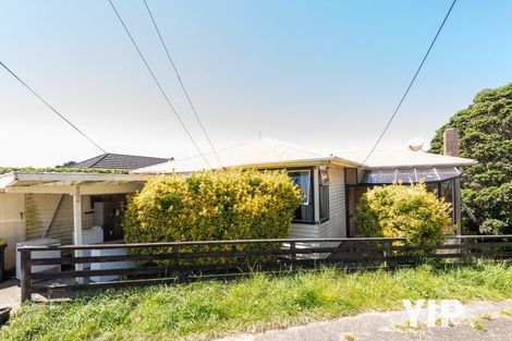 Photo of property in 33 Spenmoor Street, Newlands, Wellington, 6037