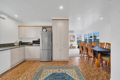 Photo of property in 65 Wilson Street, Hawera, 4610