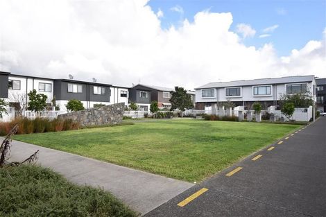 Photo of property in 33 Komanawa Lane, Mount Wellington, Auckland, 1062